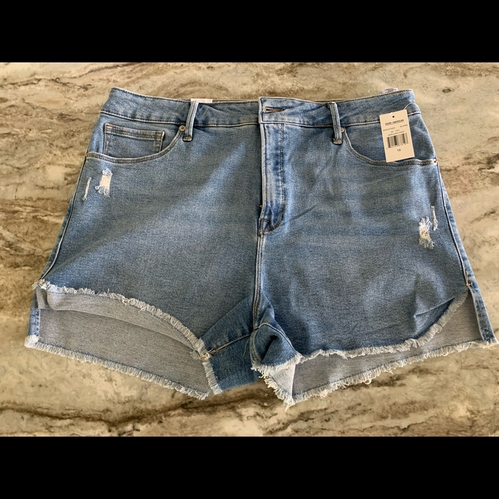 NWT Good American “Good Curve” Fringed Short